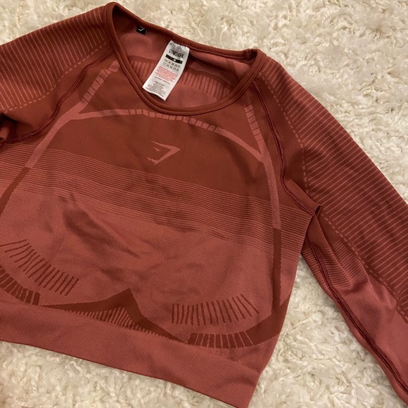 Gymshark BUNDLE Geo seamless crop top AND cropped leggings set NWT SOLD OUT!! - Picture 2 of 3